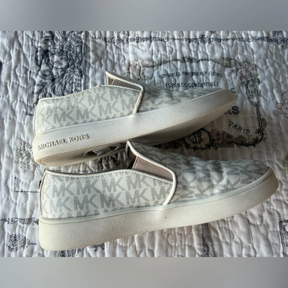Michael Kors MK Monogram Slip On Sneakers Cream Logo Print Skate Shoes Womens 3